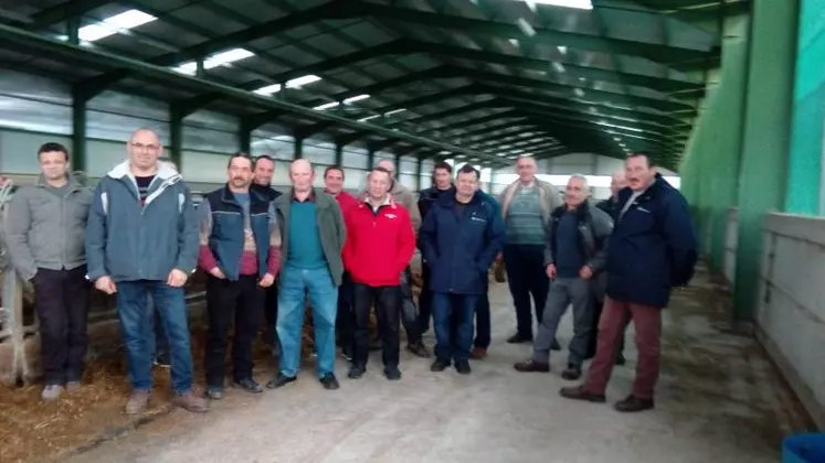 Comme ici chez Michel Chouvier sur le canton d’Allègre, les agriculteurs apprécient de discuter de leur métier, de leurs souhaits et de leurs inquiétudes sur le terrain.