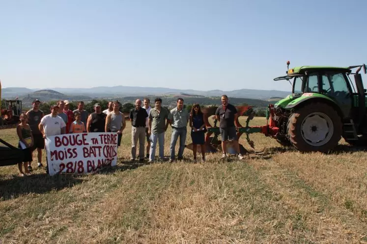 Cinq jours avant la finale, les JA de St Paulien rejoints par Mikaël Vacher, président des JA, et Frédéric Pélisse, secrétaire général des JA, étaient en plein travail sur le site qui s’étend sur une vingtaine d’ha.