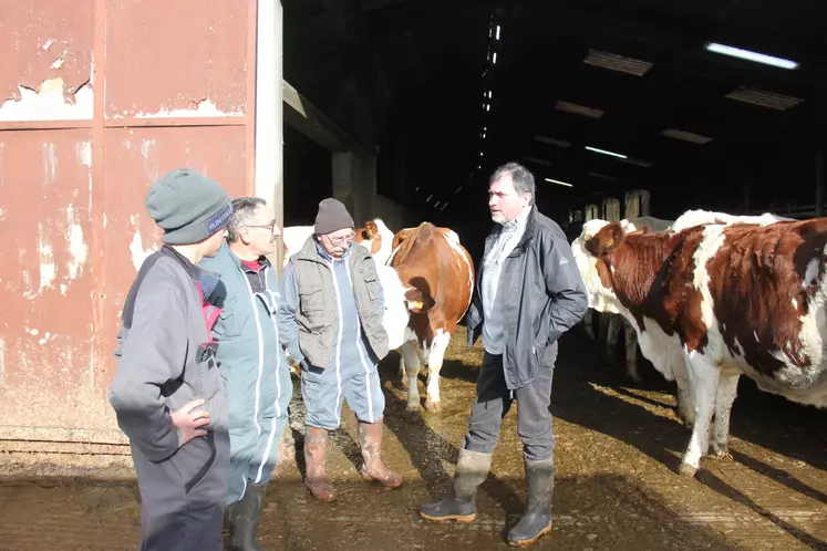 L'exploitation laitière de Michel Fayolle et son frère André sur la commune de St André de Chalencon.