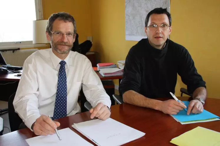 Denis Meffray, directeur de la DDSV de Haute-Loire avec Thierry Mathet, chef de service.