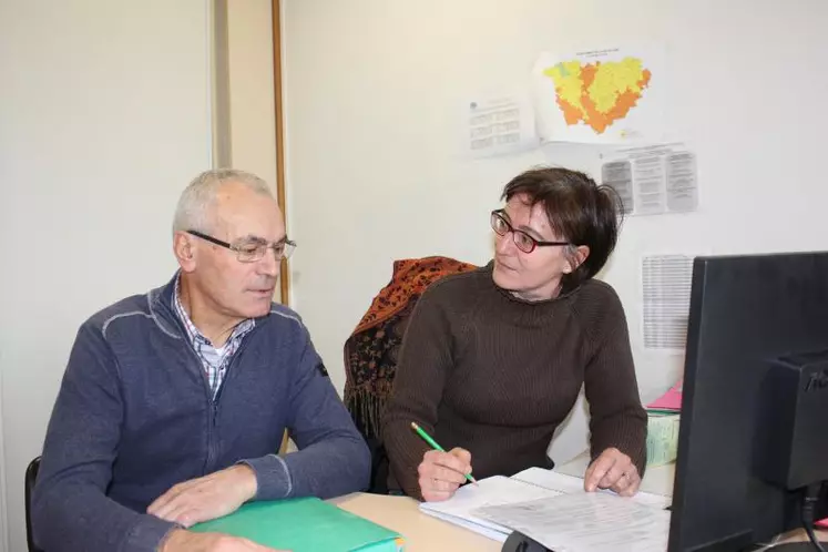 Christian Munier président de la FDGDON et Frédérique Joffre technicienne.