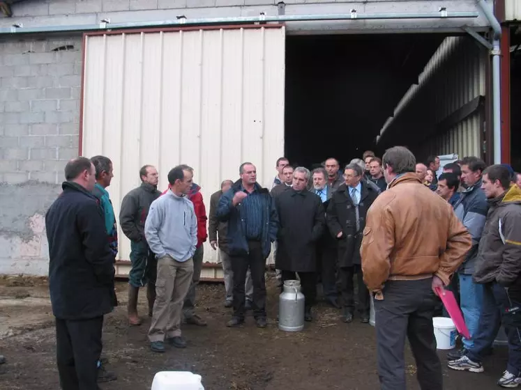 Une quarantaine d'agriculteurs s'est invitée.