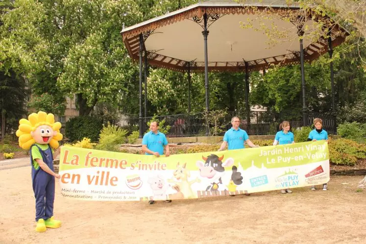 Jim Bataille, mascotte des Terres de Jim invite le grand public à l’Opération Sourire des JA.