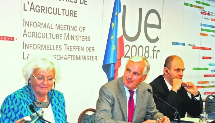 Mariann Fischer Boel commissaire européen, Michel Barnier Ministre de l'Agriculture française et Peter Gandalovic Ministre de l'Agriculture Tchèque (La Tchéquie assurera dès janvier 2009 la présidence de l'UE).
