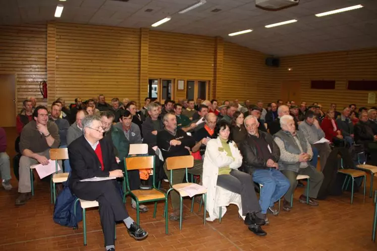 90 personnes ont assisté à l’assemblée générale.