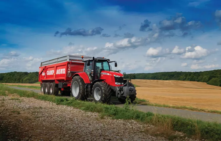 Un ensemble tracteur avec remorque à trois essieux doit respecter à la fois le PTAC de 32 tonnes de la benne  et le PTRA du tracteur, qui dépasse rarement les 40 tonnes.