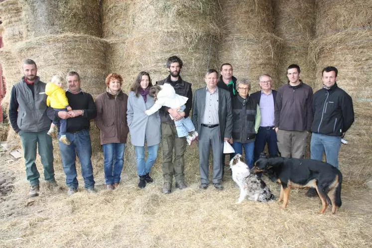 Cédant, jeunes repreneurs, conseiller et élus chambre d'agriculture ont mis en valeur des transmissions-reprise réussies.