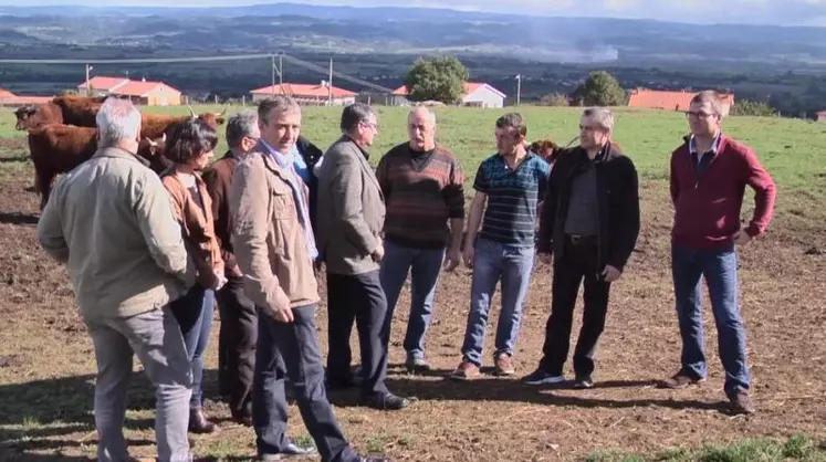 Les responsables professionnels se sont donnés rendez-vous sur les terres du Gaec Charbonnier à St Géron.