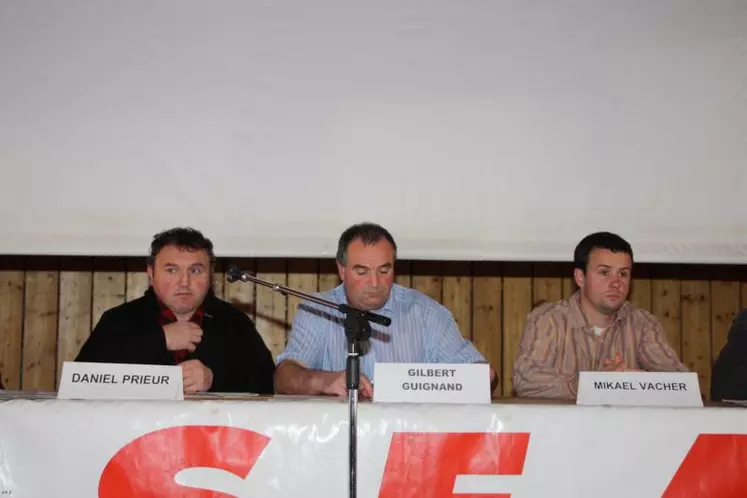 Daniel Prieur, FNSEA, Gilbert Guignand FDSEA Haute-Loire et Mickael Vacher JA Haute-Loire.