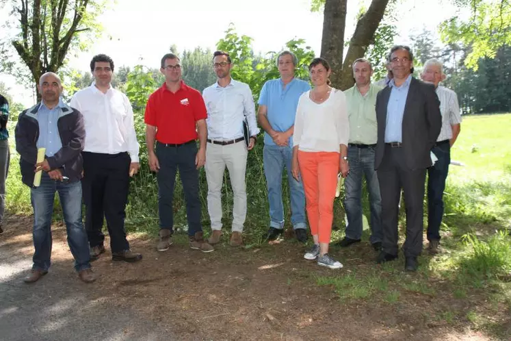 Les six candidats en compagnie d’Anthony Fayolle, Yannick Fialip et Jean-Claude Chalencon.