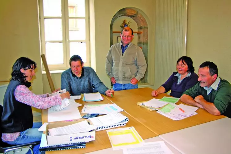 Autour de Georges Soulier, délégué cantonal, Christelle Maitre, animatrice FDSEA, Alain Brun, ainsi que Marc Savel et son épouse.