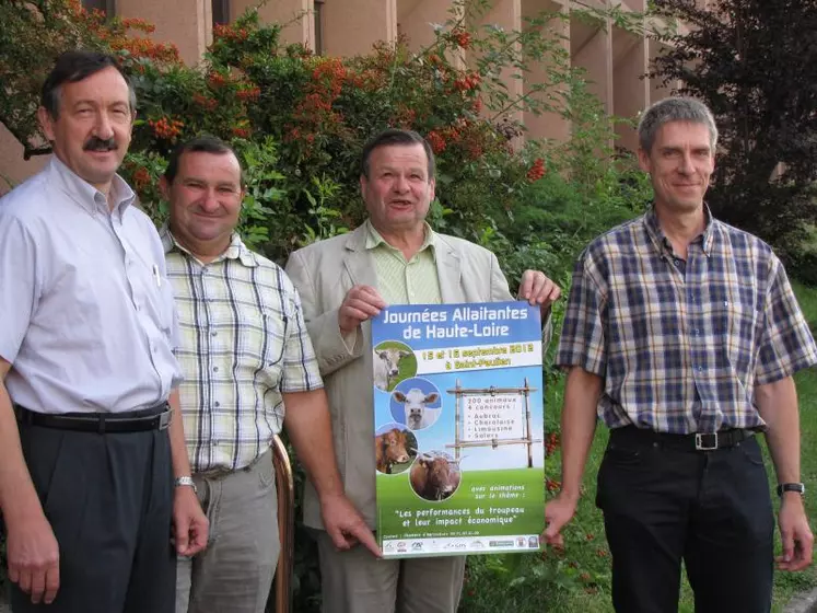 Daniel Tessier, directeur de l’EDE, Yvon Chabannes, président du syndicat Limousin, Michel Chouvier, président de l’EDE, et Philippe Halter, animateur filière Viande bovine à la Chambre d’agriculture.