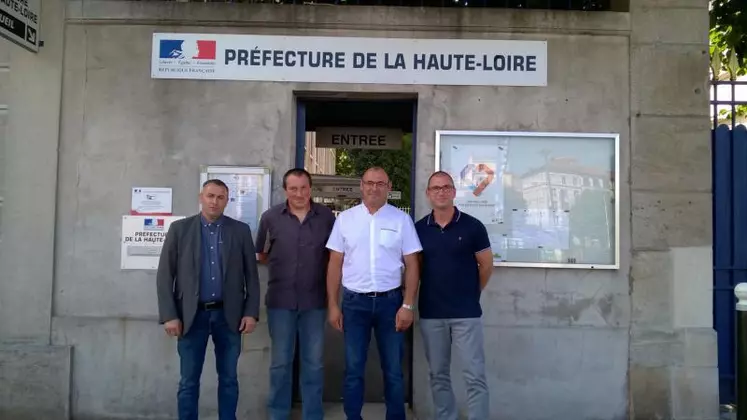 Les responsables de la FDSEA Yannick Fialip et Thierry Cubizolles et des JA Anthony Fayolle et Aymeric Soleilhac, respectivement présidents et secrétaires généraux, à la sortie de leur entretien avec le Préfet Eric Maire.