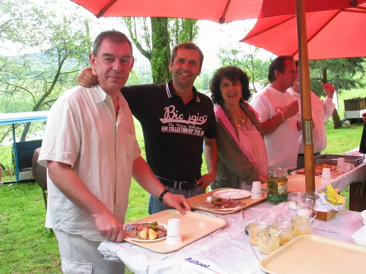 Des repas froids ou chauds avec des produits de la ferme.