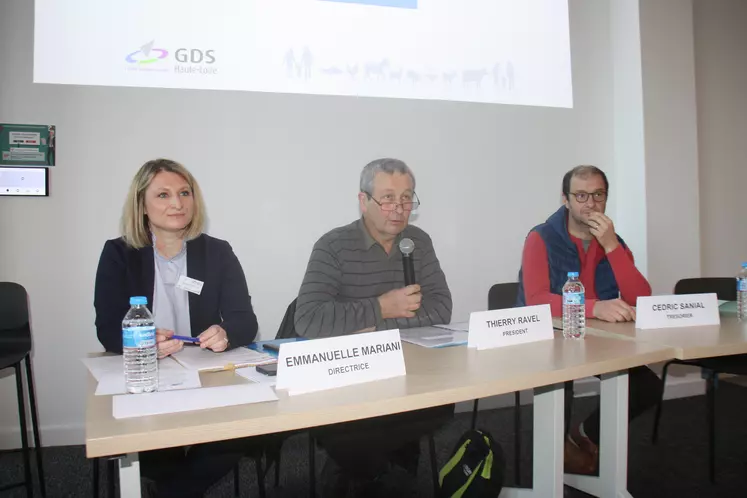 Emmanuelle Mariani, directrice du GDS 43, avec le président Thierry Ravel et l'administrateur Cédric Sanial.