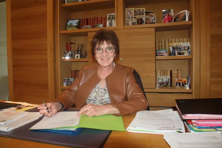 Après une carrière de 40 années à la Chambre d’agriculture, Marie-Agnès Petit, détient désormais les clés du Département.