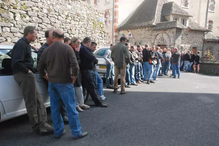 Le 19 septembre, producteurs et salariés manifestaient devant la sous-préfecture (archives).