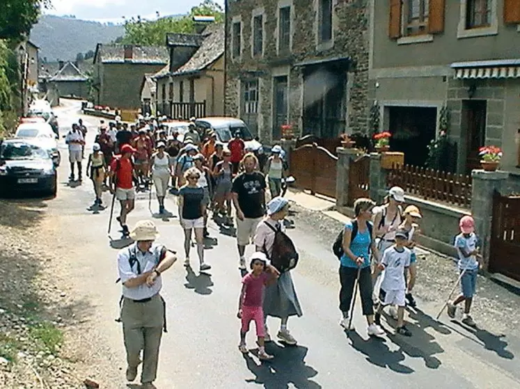 Débuté le 13 juin à Arpajon, le Tour du Cantal pédestre prendra véritablement son essor dès samedi à Saignes.