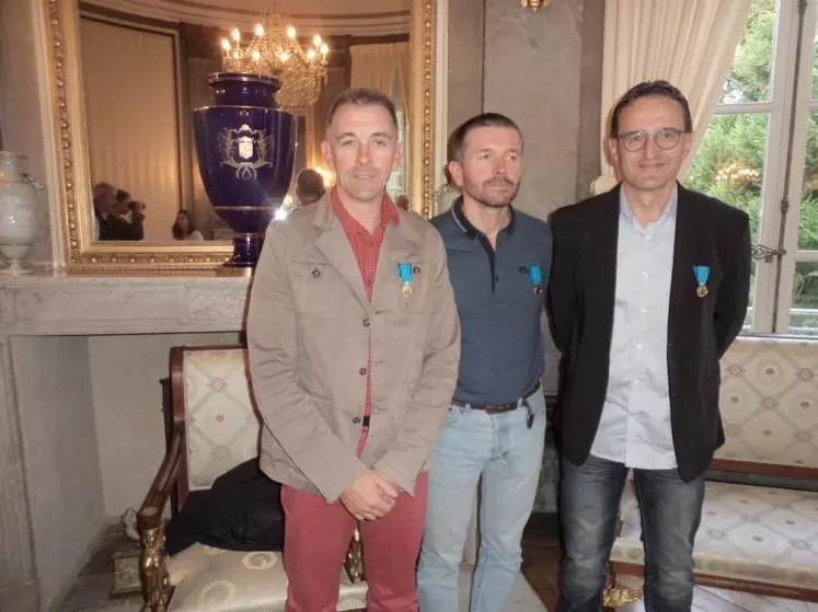 Laurent Semeteys, Jérôme Valadou et Yves Arnaud, honorés pour leur engagement et leur fidélité au club de l’ACVA.