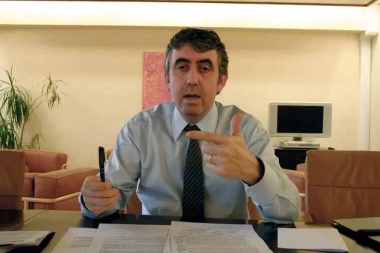 Selon Vincent Descœur, Hubert Falco “a vraiment mesuré la situation très spécifique du département et le niveau d’exaspération des Cantaliens”.