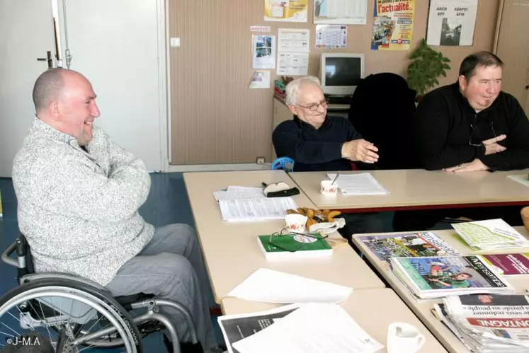 Les membres de l’APF Cantal restent vigilants sur les améliorations à apporter dans les communes.