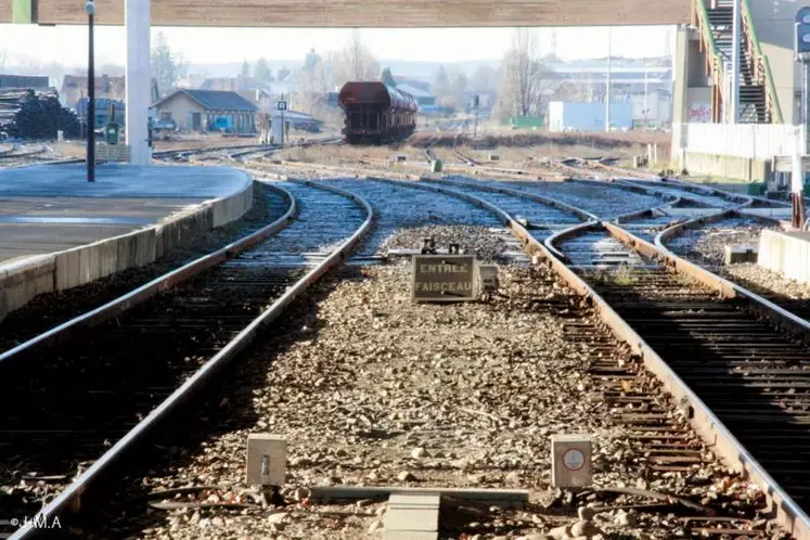 La gare d’Aurillac ressemblera-t-elle bientôt à un désert ? C’est en tout cas la question que se posent les syndicats et les cheminots après cette nouvelle suppression de train.