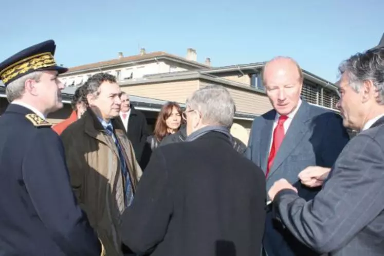 Avant de tourner les talons, les conseillers régionaux et le député honoraire ont fait part au ministre des raisons de leur mécontentement.