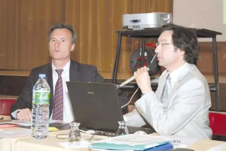 Serge Moly (ici aux côtés de Daniel Gueldry) a regretté de finir son mandat sur un échec.