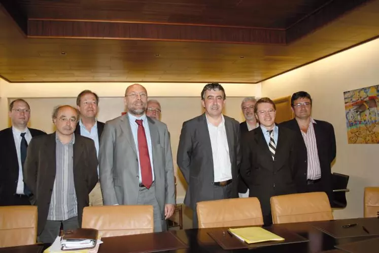 Au premier plan (de gauche à droite): Loïc Delachaux, Stéphane Sautarel, Vincent Descoeur, F.-X. Montil. Derrière : Pascal Rigault, Jean Leterme, J.-L. Savignac, Daniel Bruno.