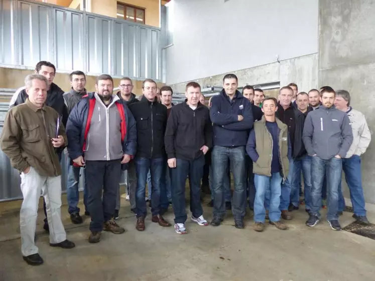 Lundi 1er février, une délégation de la Lozère a visité le marché au cadran de Mauriac. Ces éleveurs étudient la faisabilité de la création d’un cadran à Aumont-Aubrac.