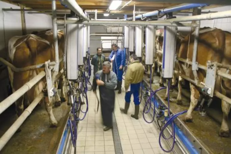 La revalorisation profitera notamment aux producteurs de lait qui s’engagent dans les AOC.