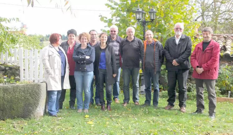 Pascal Combelle, de Cantal destination, anime un réseau de Greeters, dont les membres se sont réunis à la ferme auberge de Roffiac.