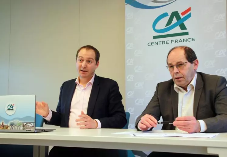 Virgile Chevallier, directeur du développement des crédits, et Daniel Crétois, vice-président cantalien de la caisse régionale de Crédit agricole Centre France. 