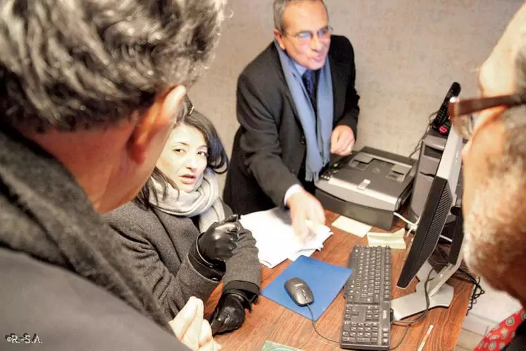 Jeannette Bougrab à la rencontre de responsables associatifs, de bénévoles et de bénéficiaires.