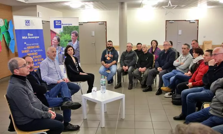 Un territoire test, celui d’Ydes, a été choisi avant de généraliser la formation “sentinelles” en vue de constituer un réseau de veille et de prise en charge des agriculteurs et des salariés agricoles en situation de grande fragilité. 