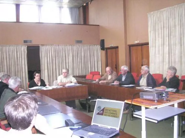 Réunie à Aurillac, la section des anciens exploitants de la FDSEA a commenté les annonces de revalorisation des retraites les plus faibles.