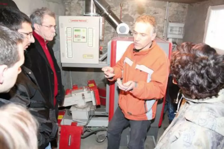 Bruno Janet et Jean-François Groslier (à droite) étaient vendredi à Aurillac pour faire le bilan du programme lancé en 2004.