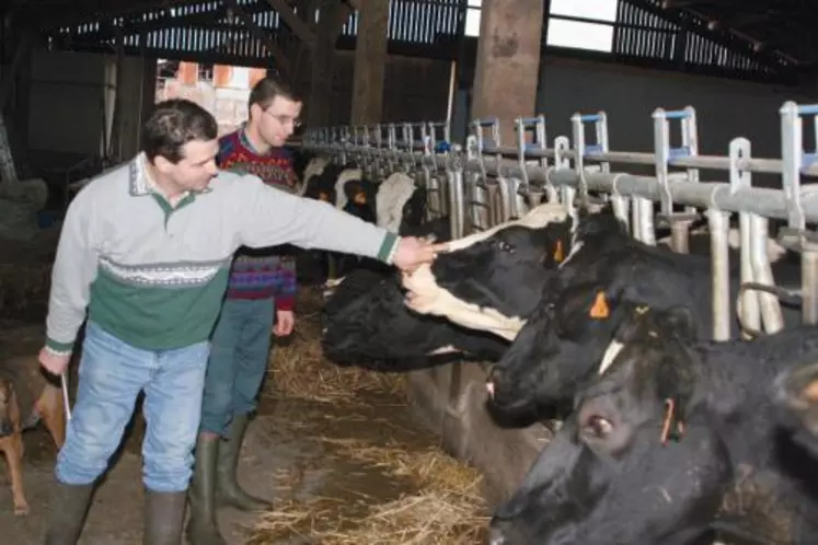 Le principe d’un rallye, c’est d’évaluer à plusieurs les indicateurs qui trahissent la bonne santé ou non d’un troupeau et de trouver ensemble les bonnes solutions alimentaires amélioratices.