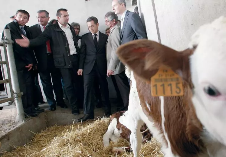 Le chef de l’État : “Je refuse que l’agriculture française soit emportée par la crise”.