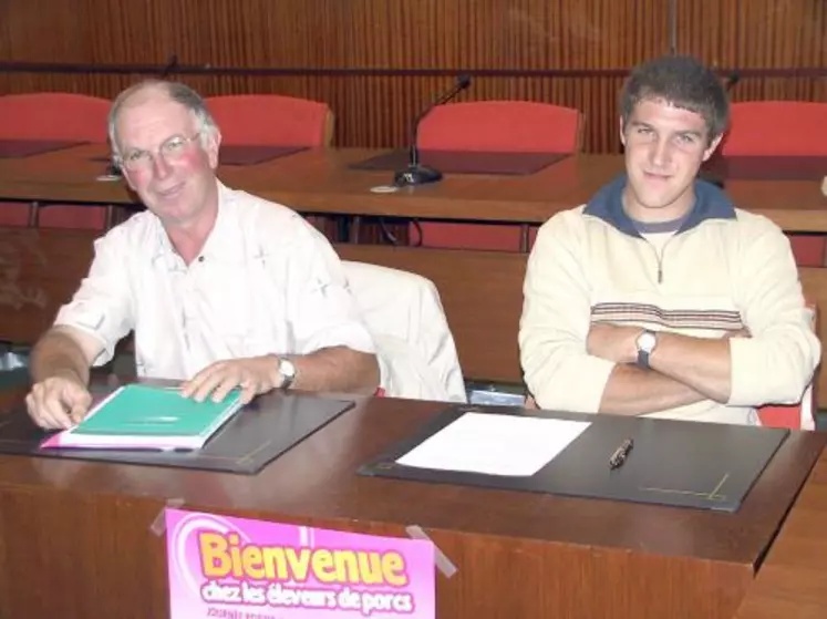 Christian Guy (FDSEA) et Olivier Molénat s’inquiètent de l’avenir de l’aide à la qualité du porc en zone de montagne.