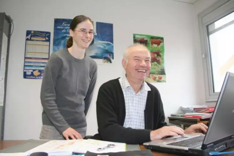 Estelle Delarue et Michel Fouilhac, conseillers spécialisés en production porcine à la Chambre d’agriculture du Cantal.