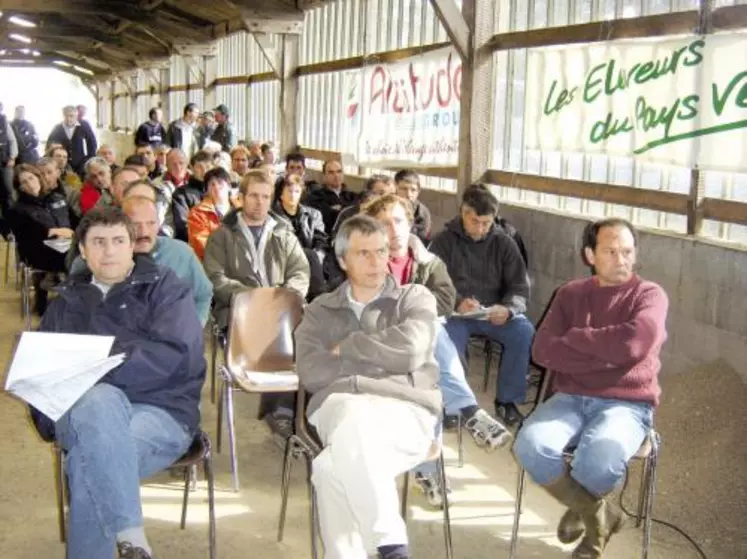 Une cinquantaine d’exploitations étaient représentées à la journée de présentation, avec notamment les grandes recettes et petites astuces pour engraisser le taurillon, adressées par des techniciens de Centraliment.