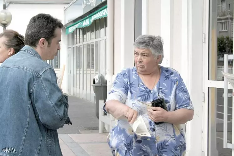 Les syndicalistes ont reçu le soutien de la population lors d’une diffusion de tracts devant la gare SNCF d’Aurillac.