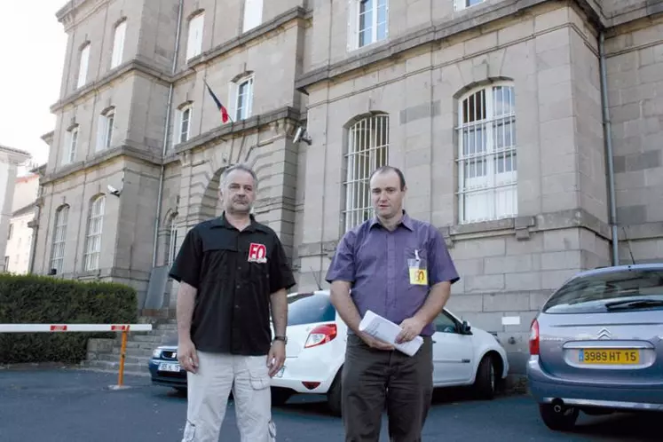 Jean-Vincent Boudou et Éric Bory, secrétaires départemental et local de Force ouvrière.