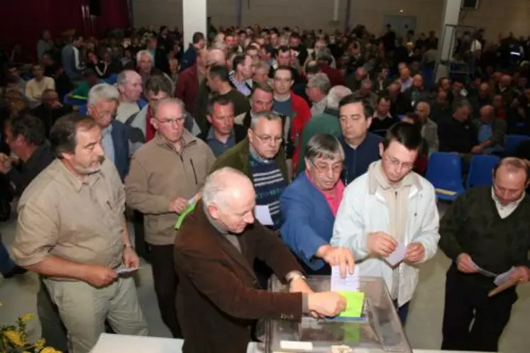 Plus de 500 chasseurs ont participé  à Aurillac à l’assemblée générale de leur fédération départementale.