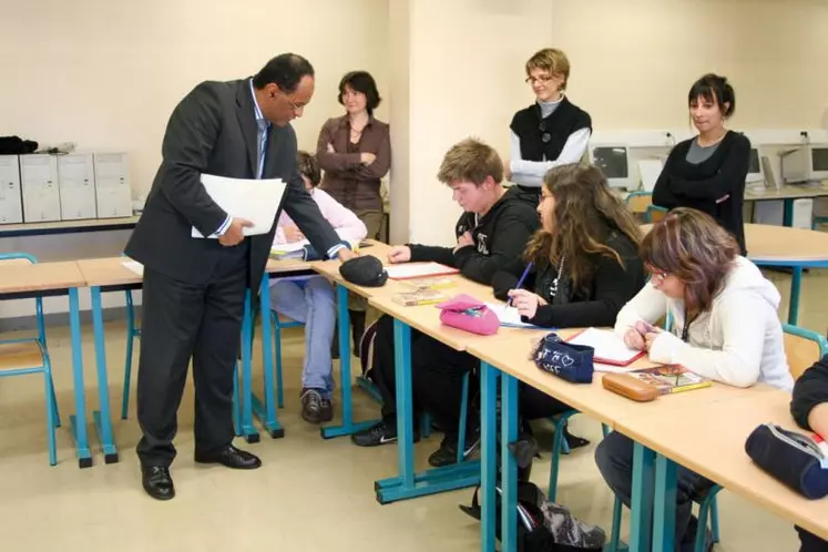 L’inspecteur d’académie en visite à l’UPI du lycée Cortat d’Aurillac.