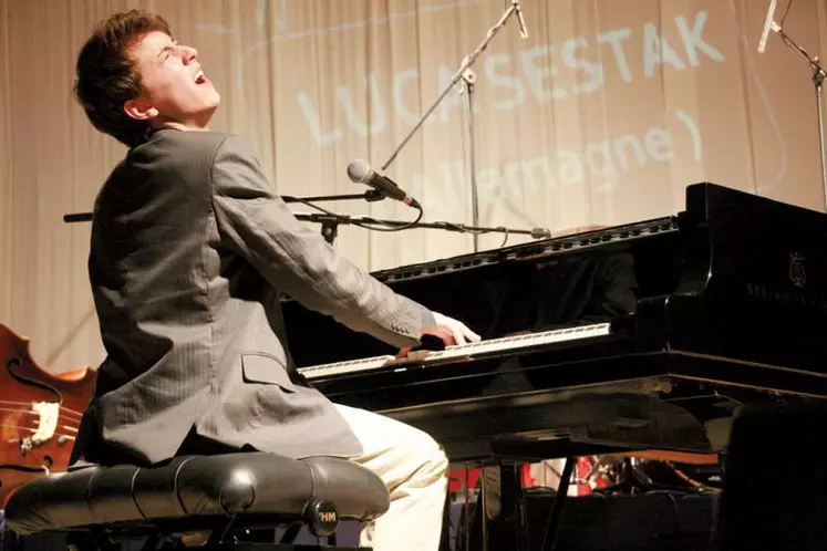 Le piano, instrument fétiche, joué par de talentueux musiciens, lors d’un festival créé et animé par une équipe bénévole.