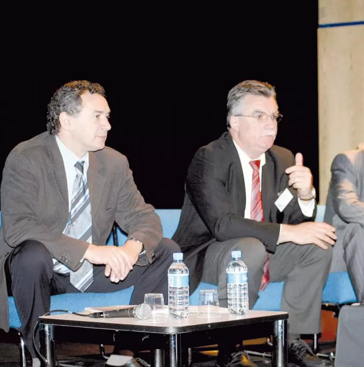 Deux tables-rondes sont organisées sur les deux dossiers brûlants du moment : réformes des collectivités et de la fiscalité locale (photo archive).