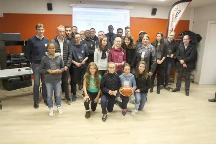 L’ensemble des lauréats des premiers trophées TSA 15 organisés par L’union du Cantal.