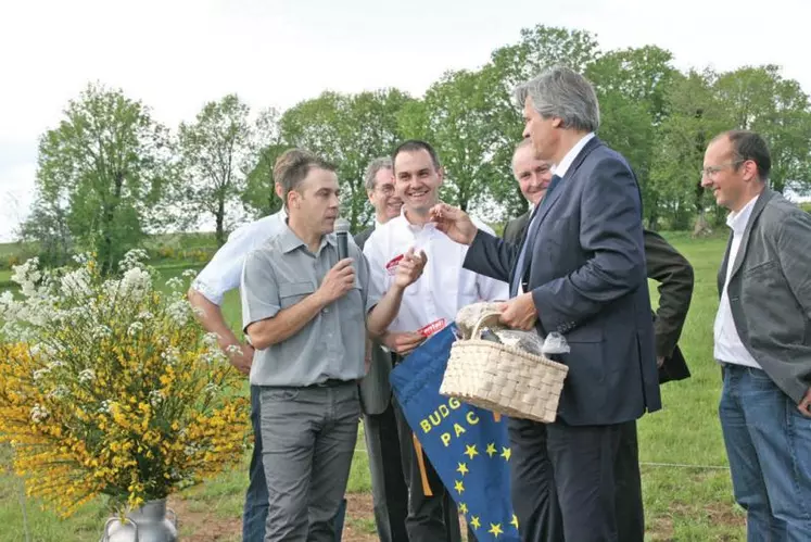 Une aide couplée à la production porcine de montagne ne représenterait que 6 à 7 millions d’euros dans le budget de la Politique agricole commune, comme l’ont rappelé les jeunes éleveurs au ministre.